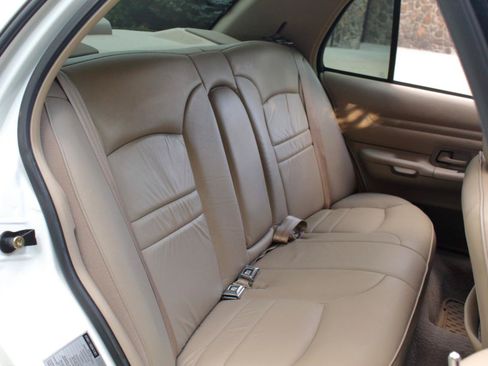 Used 1999 Ford Crown Victoria LX RWD image 46