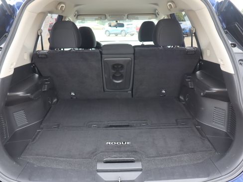 Used 2017 Nissan Rogue SV AWD/4WD image 22