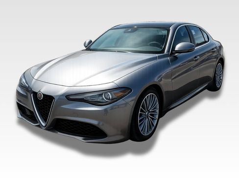 Used 2019 Alfa Romeo Giulia Ti w/ Quick Order Package 22Z Lusso RWD image 1
