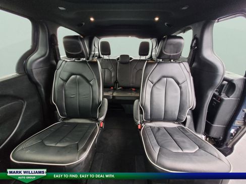 Used 2022 Chrysler Pacifica Limited w/ S Appearance Package image 26