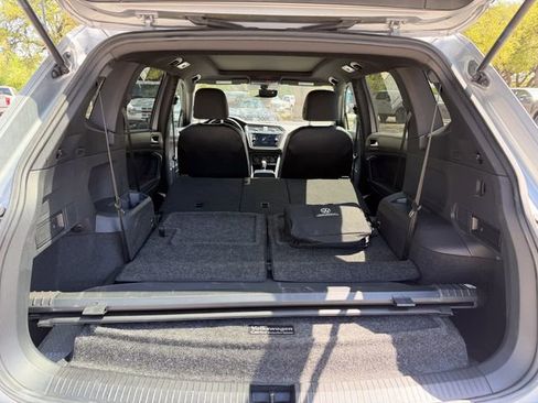 Used 2021 Volkswagen Tiguan SE R-Line image 20