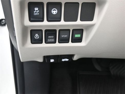 Certified 2022 Nissan Rogue Sport SL w/ Premium Package image 18