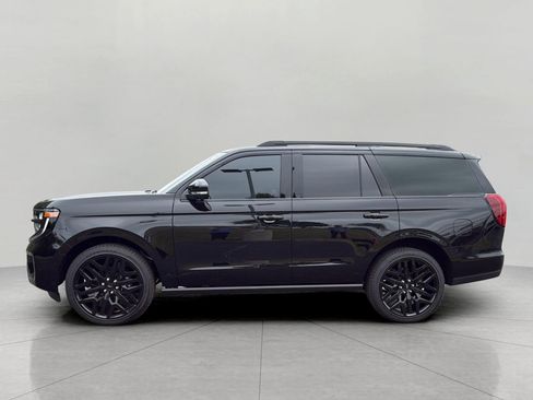 Used 2026 Ford Expedition Platinum w/ Stealth Performance Package AWD/4WD image 3