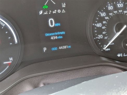 Used 2024 Toyota Sienna LE image 17