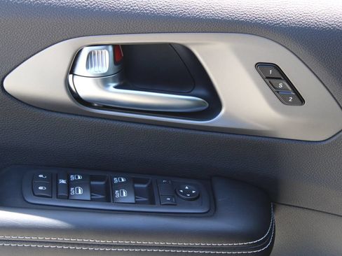 New 2027 Chrysler Pacifica Select w/ Family Tech Group FWD image 35