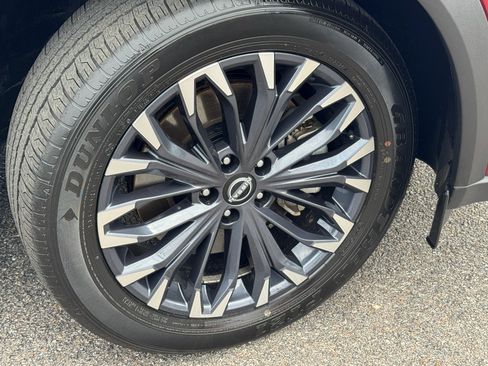 Used 2025 Nissan Rogue SL w/ Tech Package FWD image 8