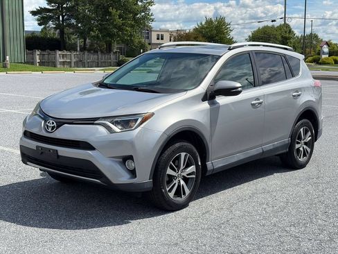 Used 2016 Toyota RAV4 XLE FWD image 4