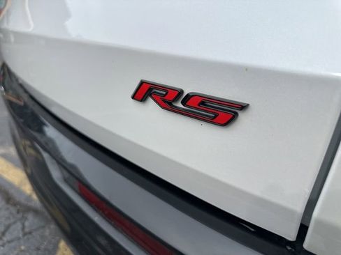 Used 2024 Chevrolet Traverse RS image 11