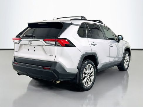 Used 2023 Toyota RAV4 XLE Premium FWD image 4