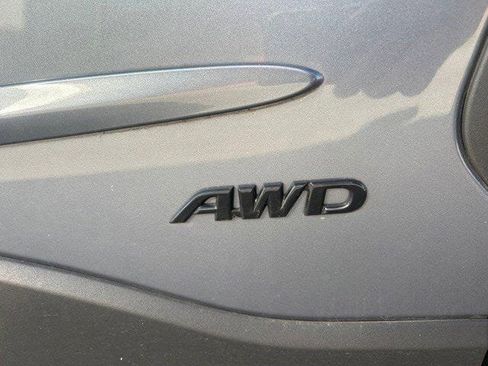 Used 2024 Toyota Corolla Cross SE image 14