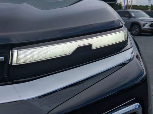Used 2026 Chevrolet Traverse LT w/ Sun and Wheel Package FWD image 32