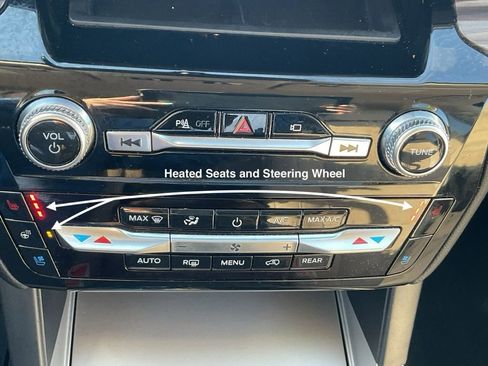 Used 2023 Ford Explorer Limited w/ Equipment Group 301A image 16