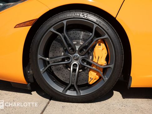 Used 2014 McLaren MP4-12C Spider image 11