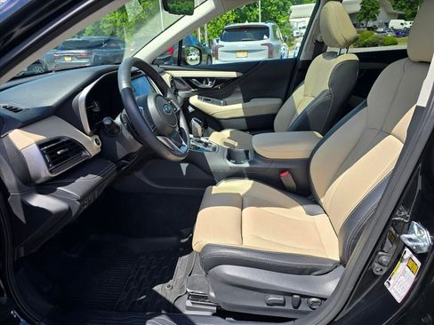 Used 2025 Subaru Outback Limited AWD/4WD image 12