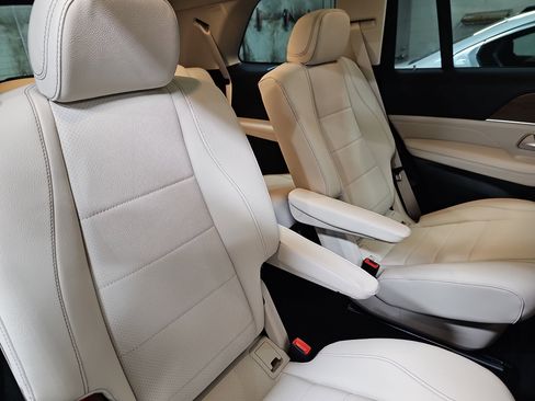 Certified 2026 Mercedes-Benz GLS 450 4MATIC image 13