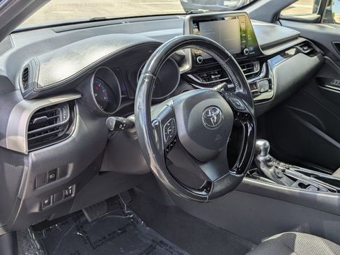 Used 2019 Toyota C-HR XLE FWD image 10