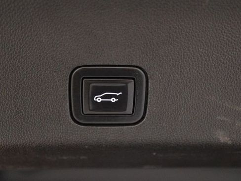 Used 2021 Chevrolet Tahoe High Country w/ Premium Package image 19