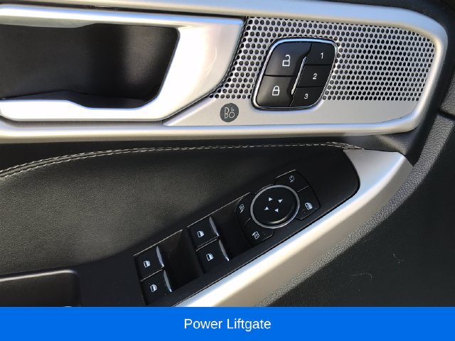 Used 2023 Ford Explorer Limited AWD/4WD image 4