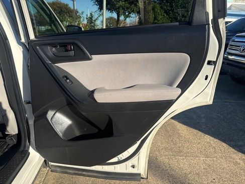 Used 2015 Subaru Forester 2.5i Premium w/ All-Weather Package image 17