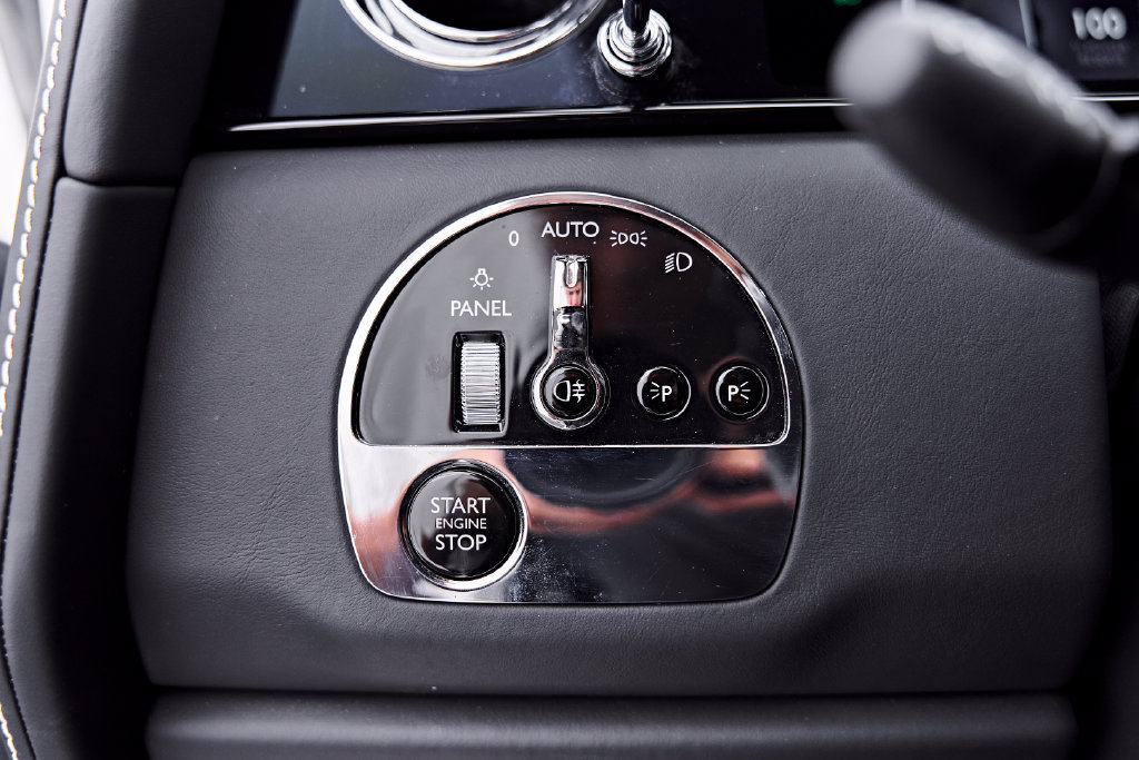 Used 2025 Rolls-Royce Cullinan AWD/4WD image 70