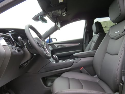 New 2025 Cadillac XT5 Luxury w/ LPO, Floor Liner Package image 16