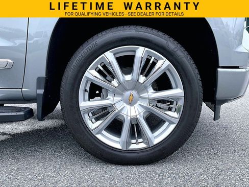 Used 2024 Chevrolet Silverado 1500 High Country AWD/4WD image 9