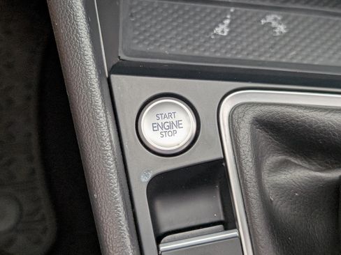 Used 2025 Volkswagen Jetta SE w/ Sunroof Package FWD image 33
