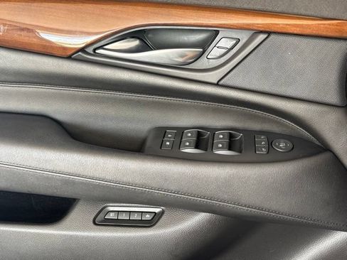 Used 2017 Cadillac Escalade ESV Luxury AWD/4WD image 15