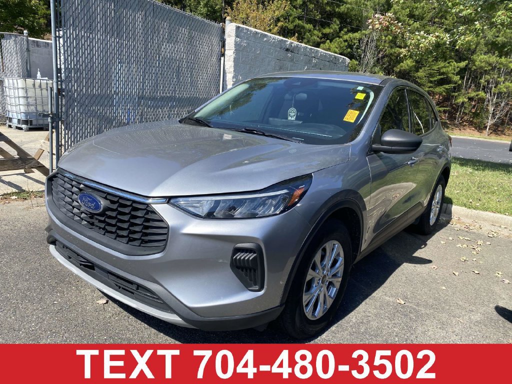 Used 2023 Ford Escape Active w/ Tech Pack #1 AWD/4WD image 1