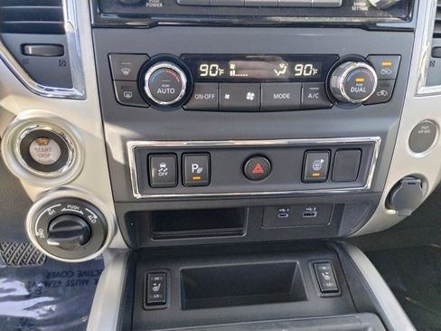Used 2021 Nissan Titan SV w/ SV Convenience Package image 18