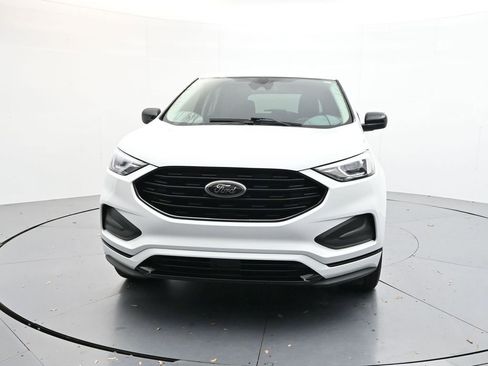 Used 2024 Ford Edge SE w/ Black Appearance Package image 2