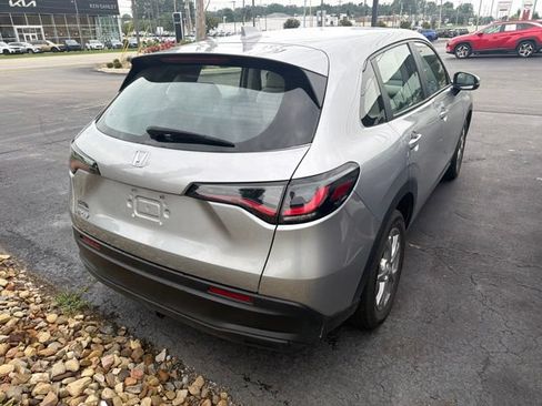 Used 2023 Honda HR-V LX image 4