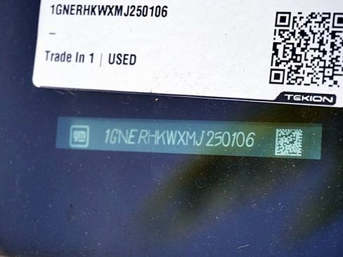 Used 2021 Chevrolet Traverse LT image 31