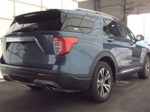 Used 2020 Ford Explorer Platinum w/ Premium Technology Package image 3