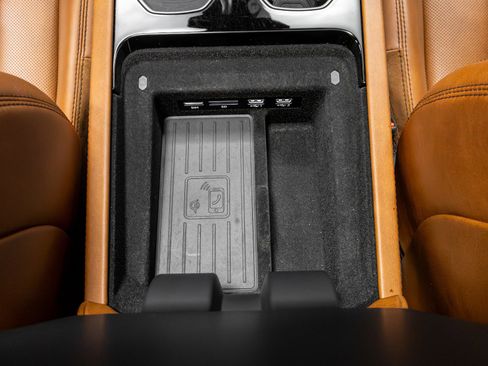 Used 2019 Lamborghini Urus image 33