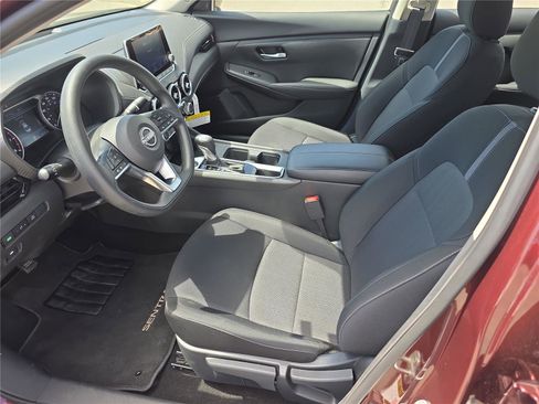Used 2025 Nissan Sentra SV image 13