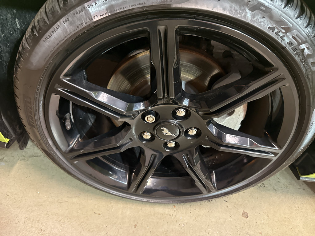 Used 2020 Ford Mustang Coupe w/ Black Accent Package RWD image 27