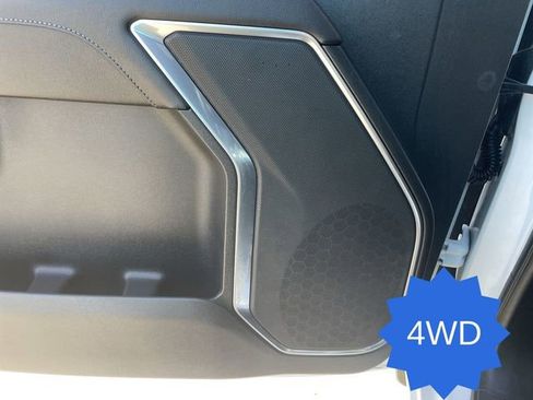 Used 2023 GMC Sierra 1500 SLE image 23