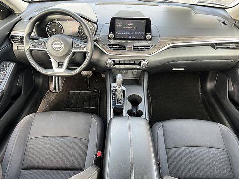 Certified 2025 Nissan Altima 2.5 SV FWD image 18