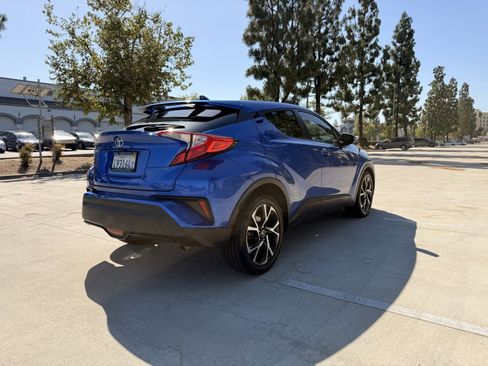 Used 2018 Toyota C-HR XLE FWD image 6