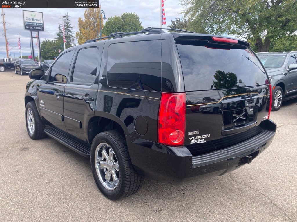 Used 2011 GMC Yukon SLT w/ SLT-2 Equipment Package AWD/4WD image 7