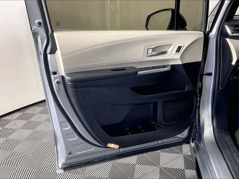 Used 2025 Toyota Sienna Platinum AWD/4WD image 25