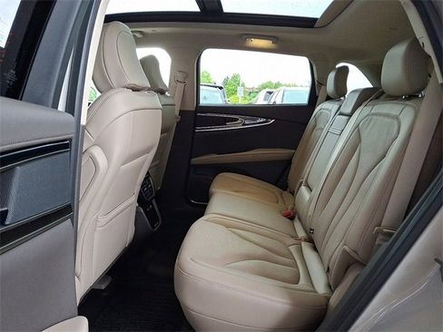 Used 2022 Lincoln Nautilus Reserve AWD/4WD image 10