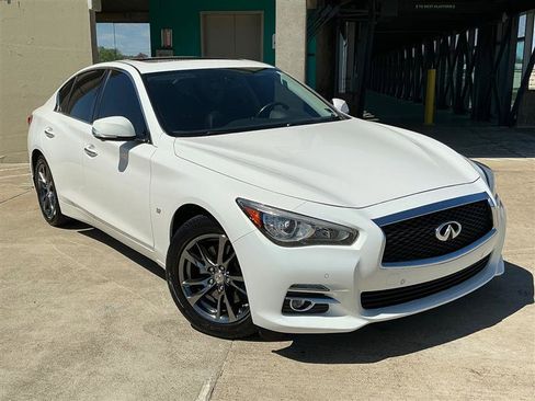 Used 2015 INFINITI Q50 Premium w/ Deluxe Touring Package image 7