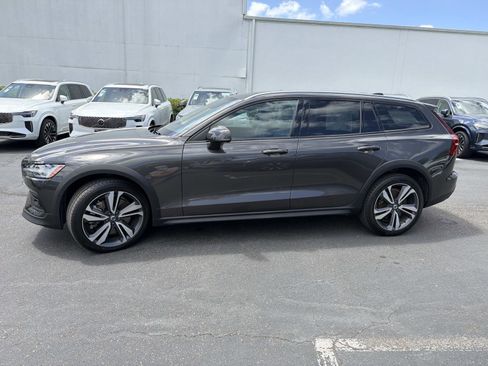 Certified 2025 Volvo V60 B5 Cross Country Plus AWD/4WD image 8