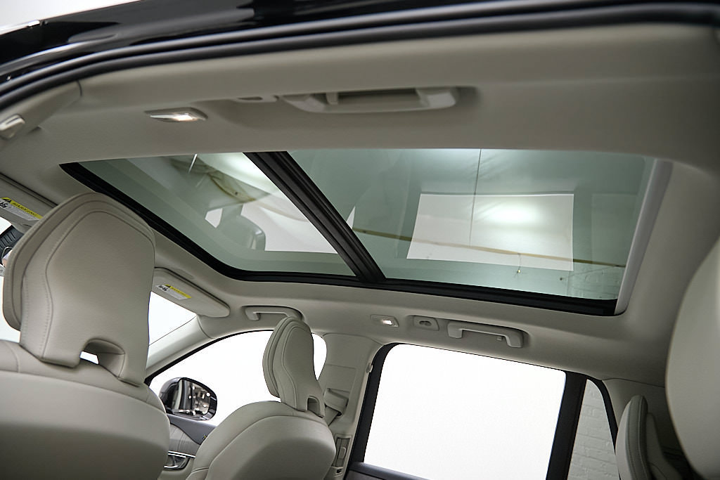 Certified 2023 Volvo XC90 B6 Plus w/ Protection Package AWD/4WD image 23