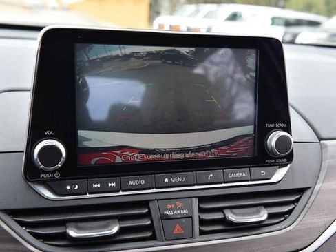 Certified 2025 Nissan Altima 2.5 SV image 13