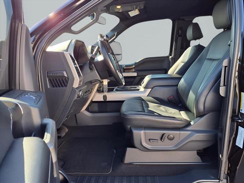 Used 2022 Ford F350 Lariat w/ Chrome Package image 21