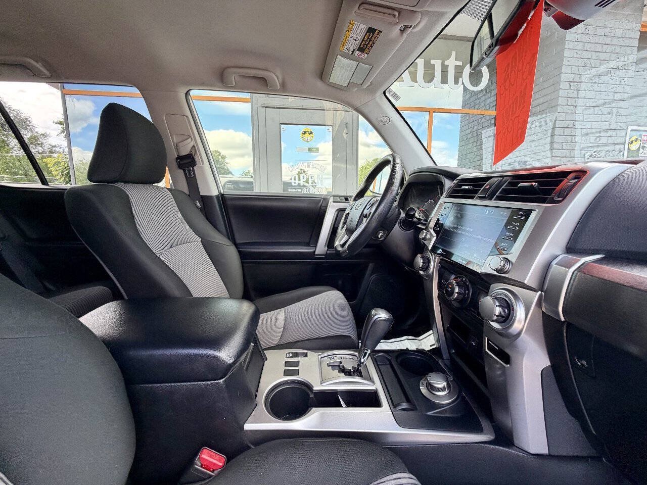 Used 2021 Toyota 4Runner SR5 AWD/4WD image 31