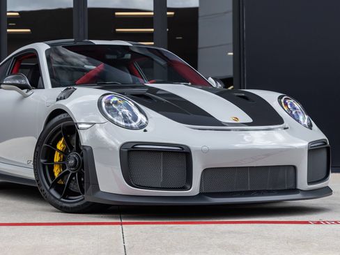 Certified 2019 Porsche 911 GT2 RS RWD image 10